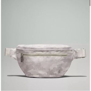 Lululemon City Adventurer Belt Bag Heritage Camo Yogo White Opal Multi NWT 2.5L